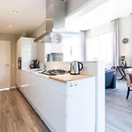 Valkenburg 假日公园 3*