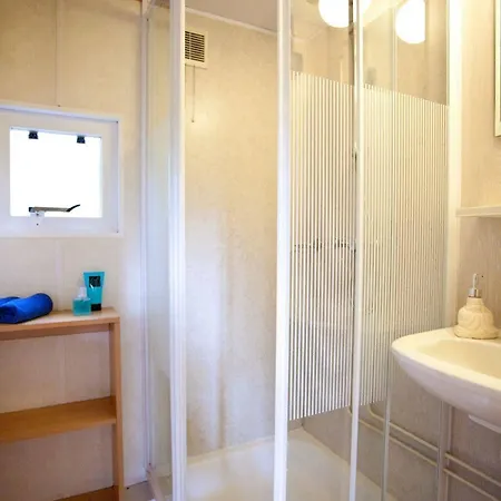 Valkenburg פארק נופש 3*